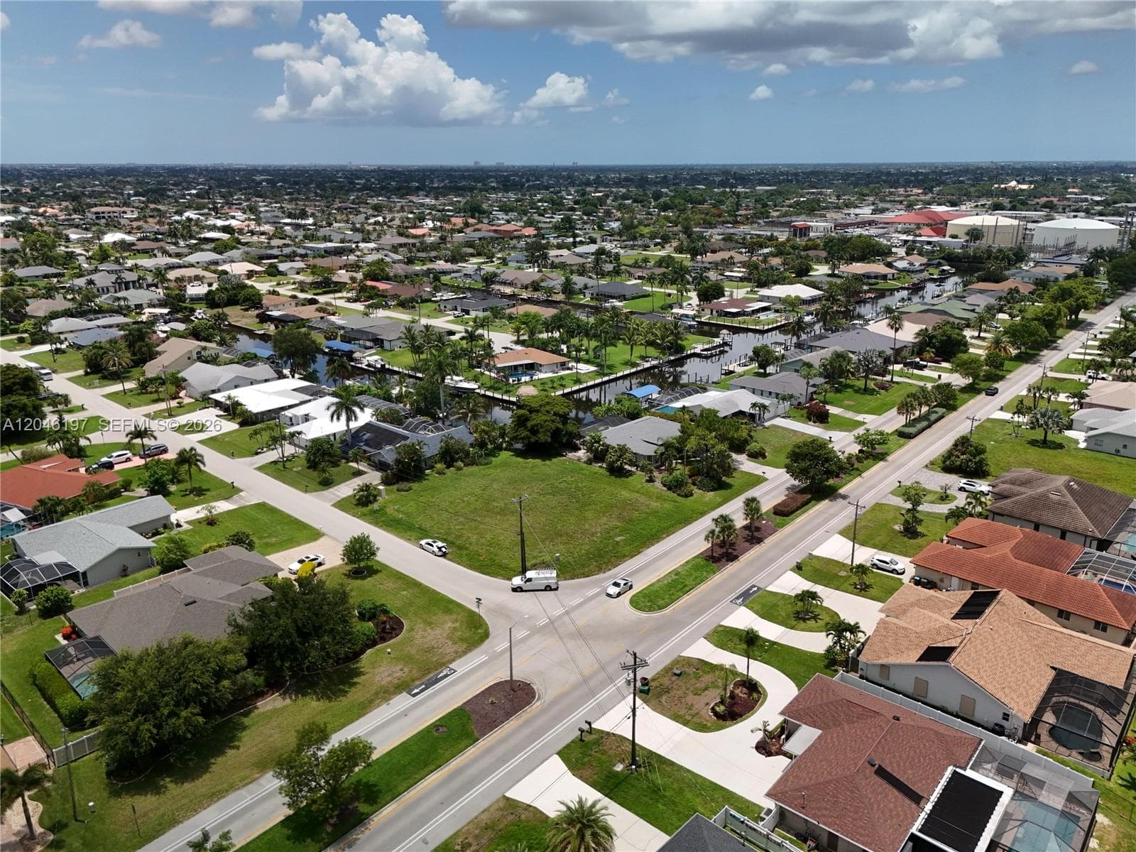 2014 EVEREST PKWY, Cape Coral, FL 33904 photo 3