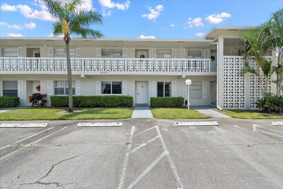 1395 SW 27th Avenue # 103, Delray Beach, FL 33445 photo 2