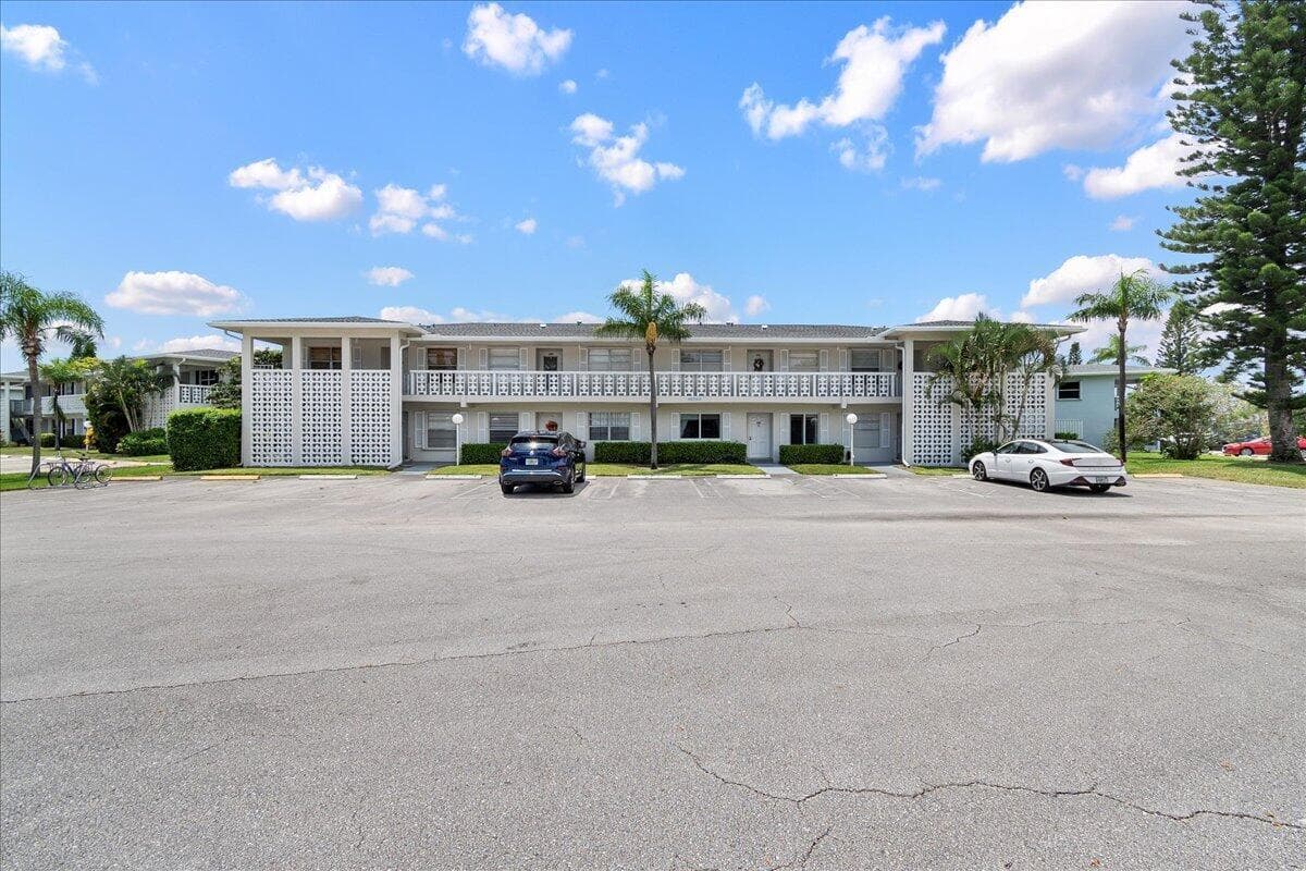 1395 SW 27th Avenue # 103, Delray Beach, FL 33445 photo 3