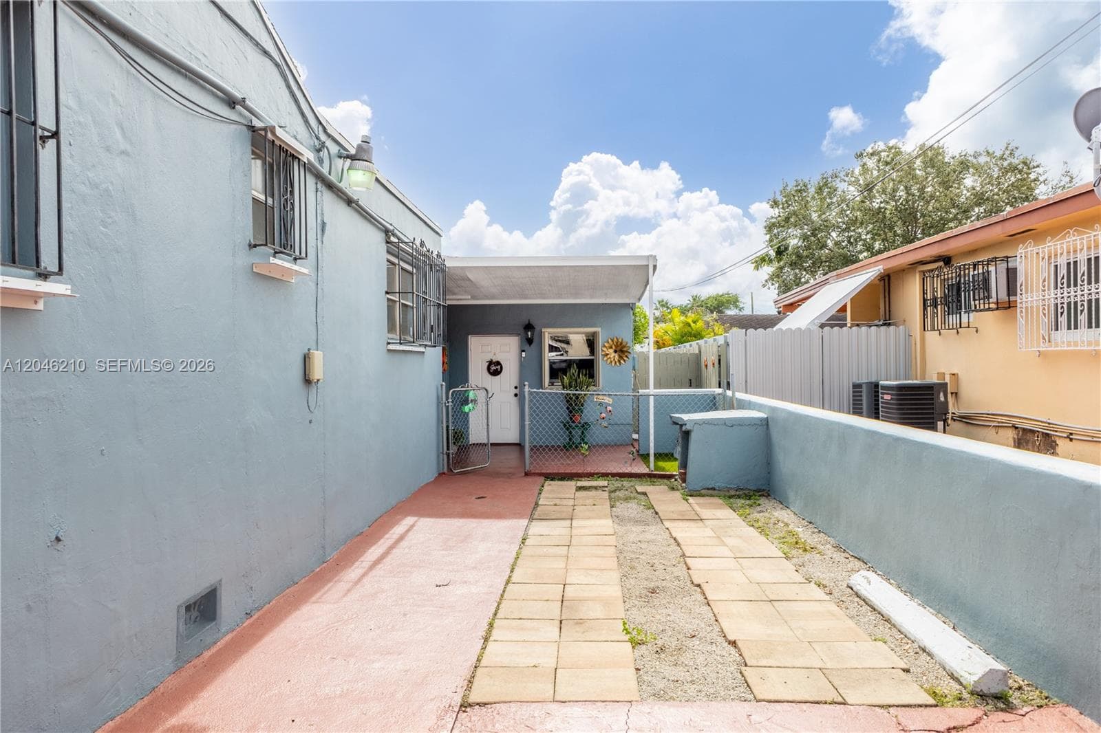 2818 SW 2nd St, Miami, FL 33135 photo 5