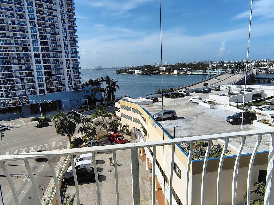 7601 E Treasure Dr # 811, North Bay Village, FL 33141 photo 2