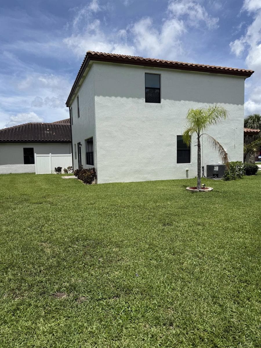 4426 Buena Tara Drive, FL 33413 photo 5