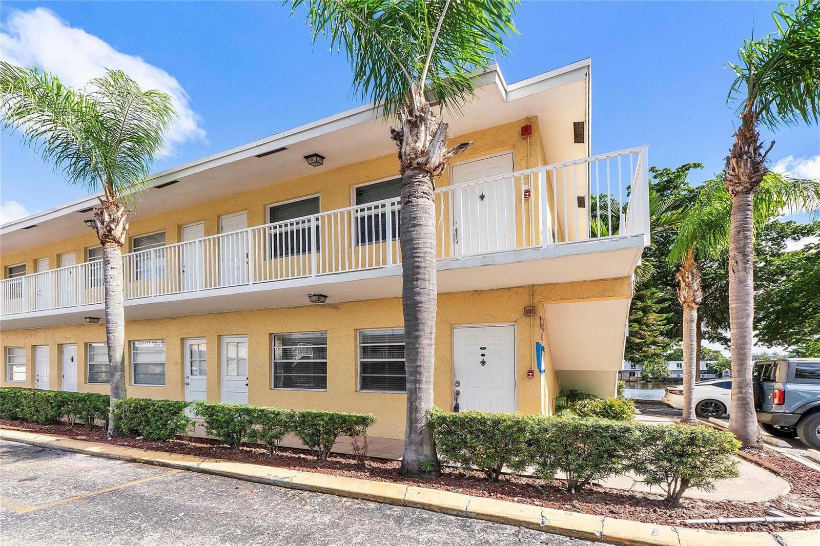 4050 NE 12th Terrace # 39-2, Oakland Park, FL 33334