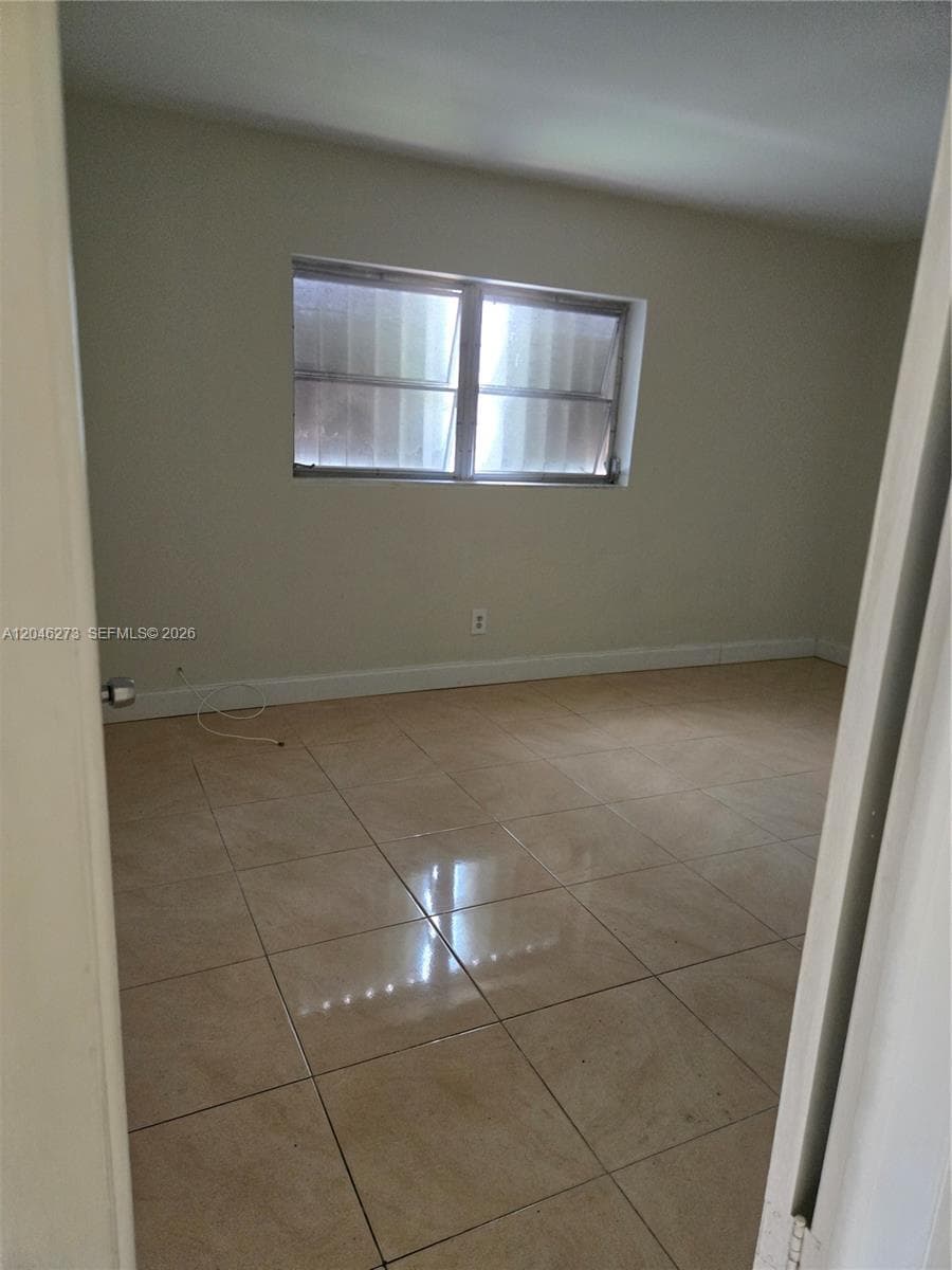 4205 NW 52nd Ave, Lauderdale Lakes, FL 33319 photo 3