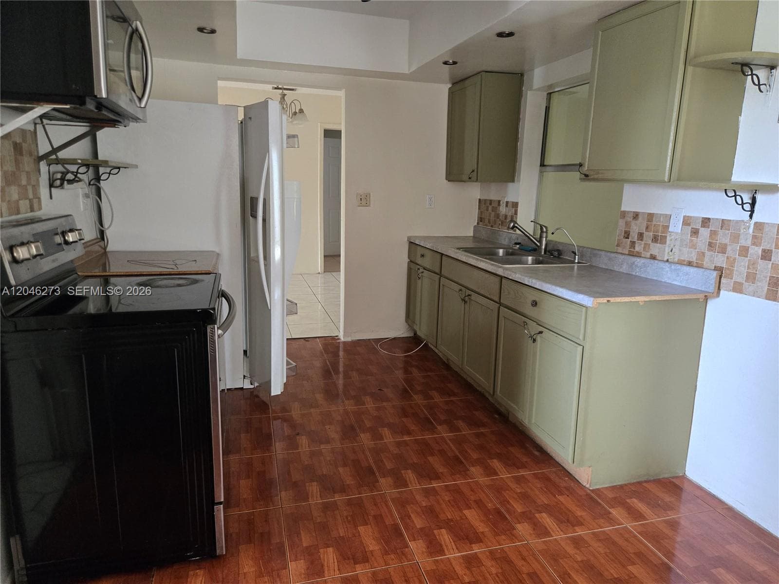 4205 NW 52nd Ave, Lauderdale Lakes, FL 33319