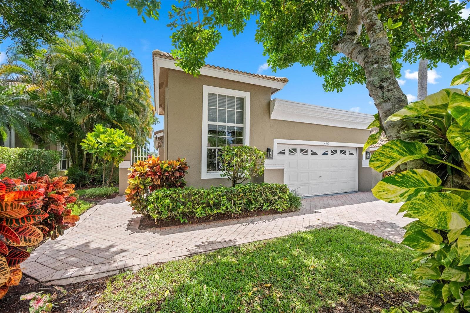 4706 Carlton Golf Drive, Lake Worth, FL 33449 photo 2