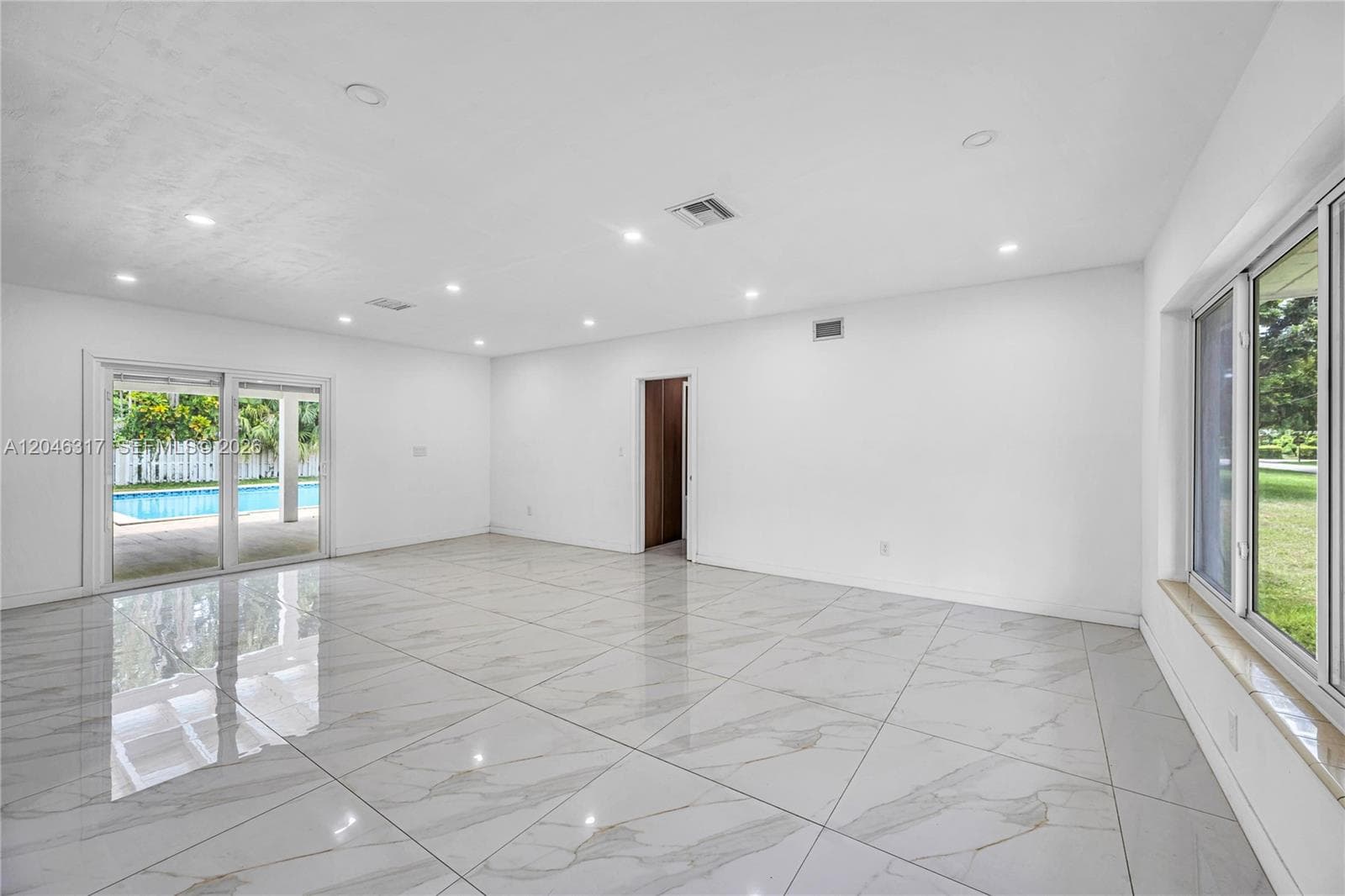 12525 SW 68th Ct, Pinecrest, FL 33156 photo 2