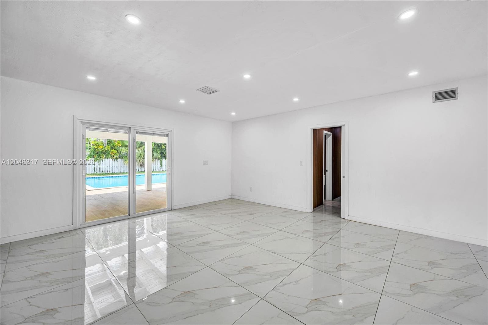 12525 SW 68th Ct, Pinecrest, FL 33156 photo 4