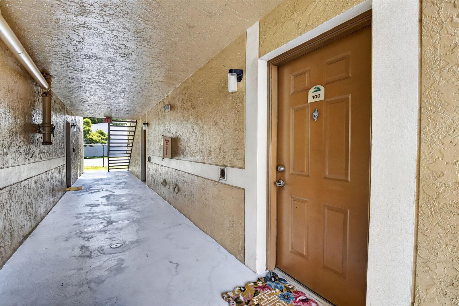 300 Palm Circle W # 106, Pembroke Pines, FL 33025 photo 2