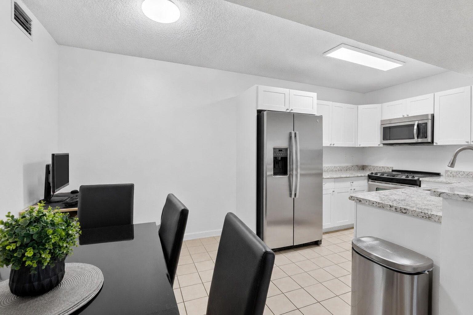 300 Palm Circle W # 106, Pembroke Pines, FL 33025 photo 4