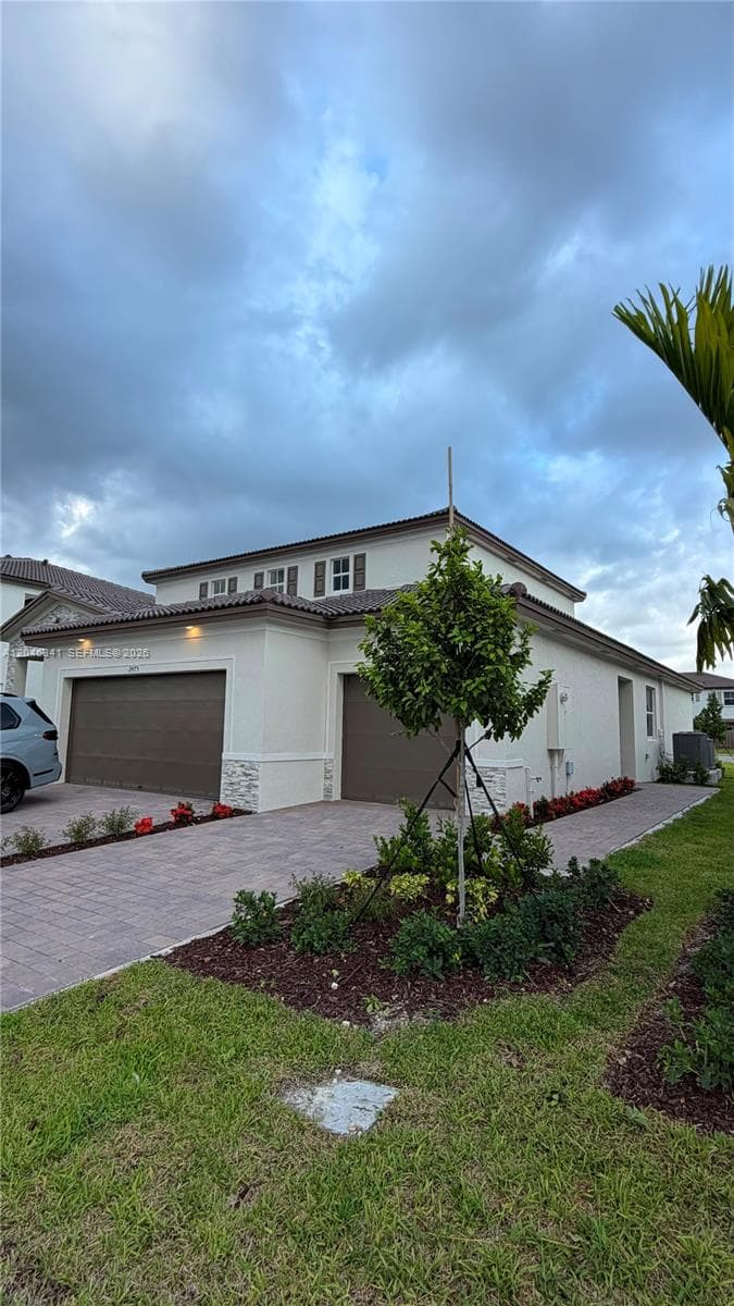 2475 SE 29th Dr, Homestead, FL 33035 photo 2