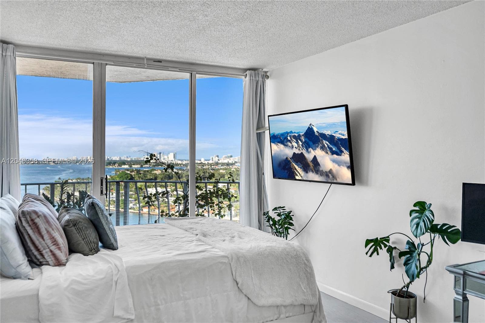 7601 E Treasure Dr # 2412, North Bay Village, FL 33141 photo 3