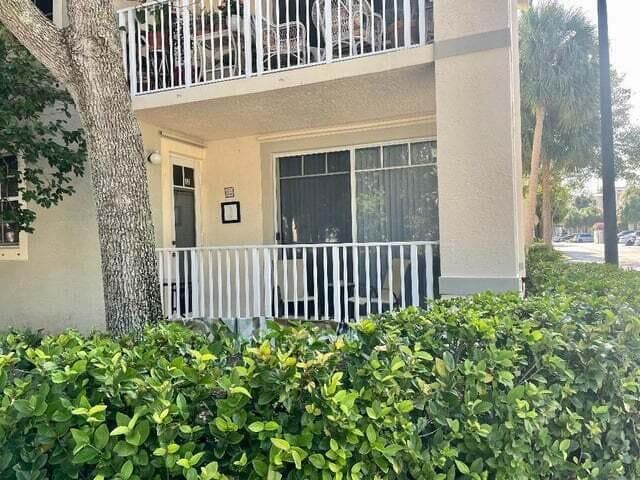 4736 Chancellor Drive # 13, Jupiter, FL 33458 photo 2