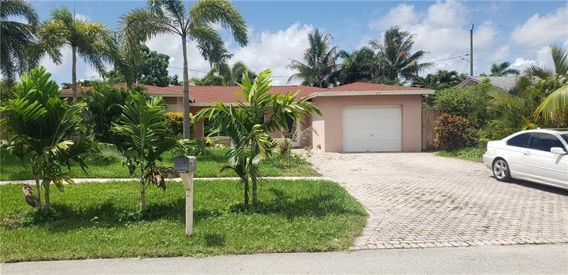 98 Seminole Lane, Boca Raton, FL 33487 photo 2
