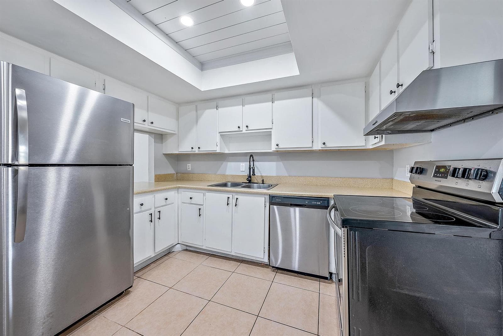 9050 E Highland Pines Boulevard, Palm Beach Gardens, FL 33418 photo 2