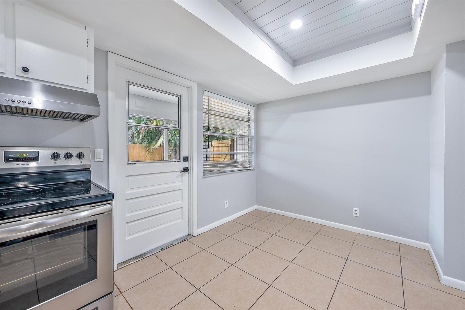 9050 E Highland Pines Boulevard, Palm Beach Gardens, FL 33418 photo 4