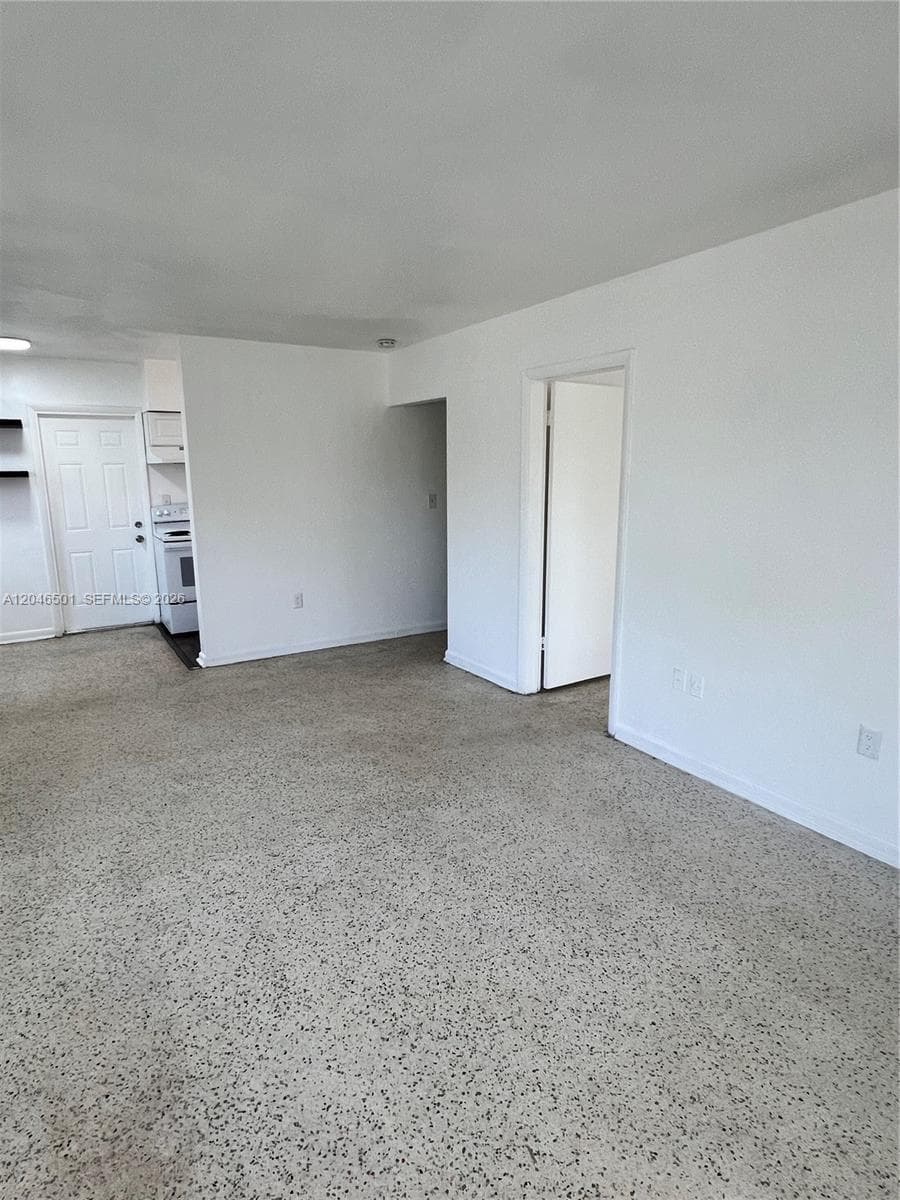 1946 NE 167th St # 1, North Miami Beach, FL 33162 photo 4