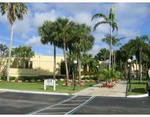 8075 SW 107th Ave # 305, Miami, FL 33173 photo 5