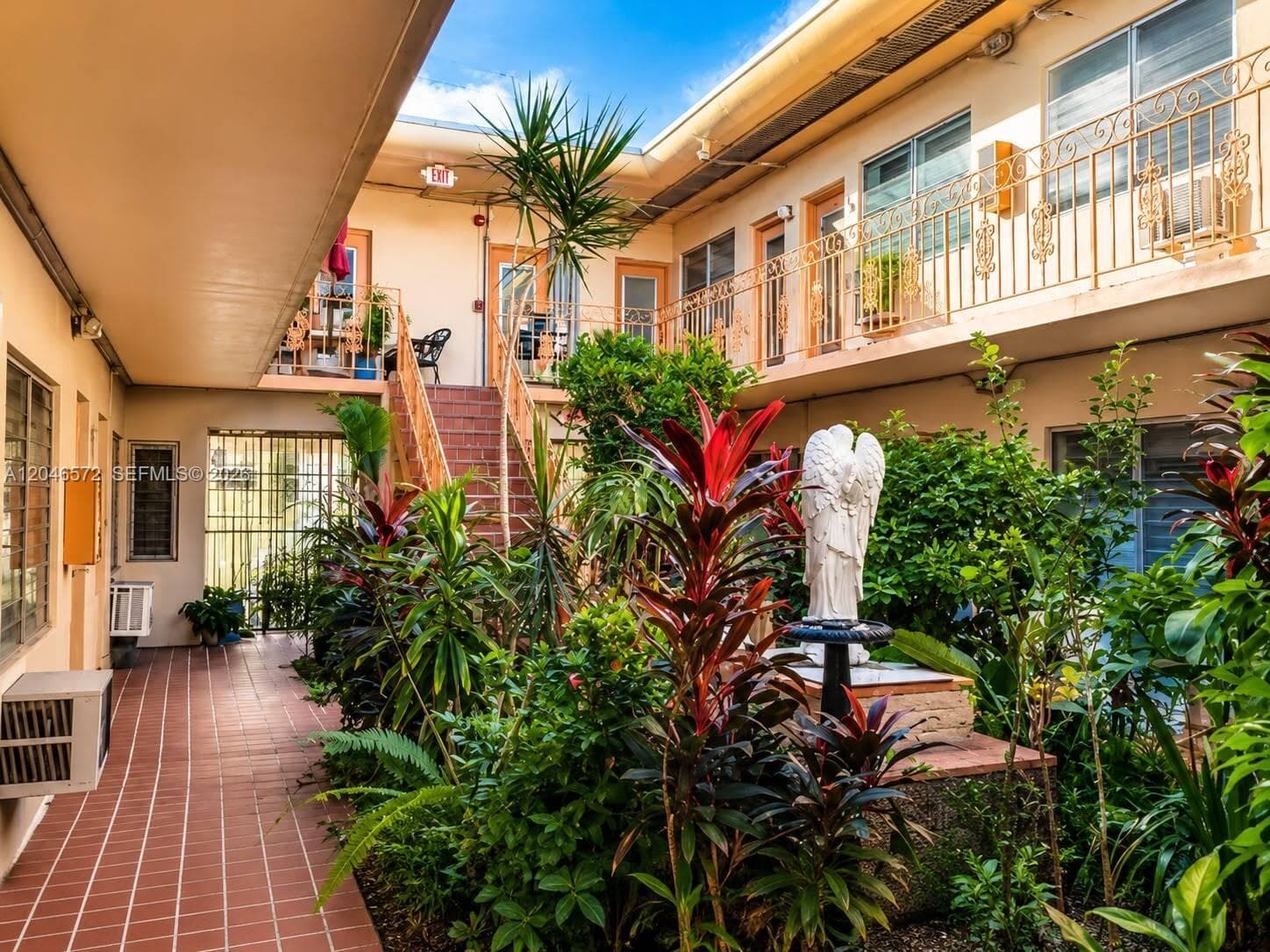 1050 Pennsylvania Ave # 12-A, Miami Beach, FL 33139 photo 2