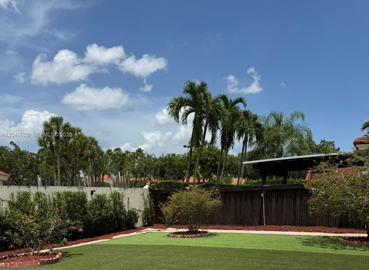 10375 NW 48th St, Doral, FL 33178 photo 2