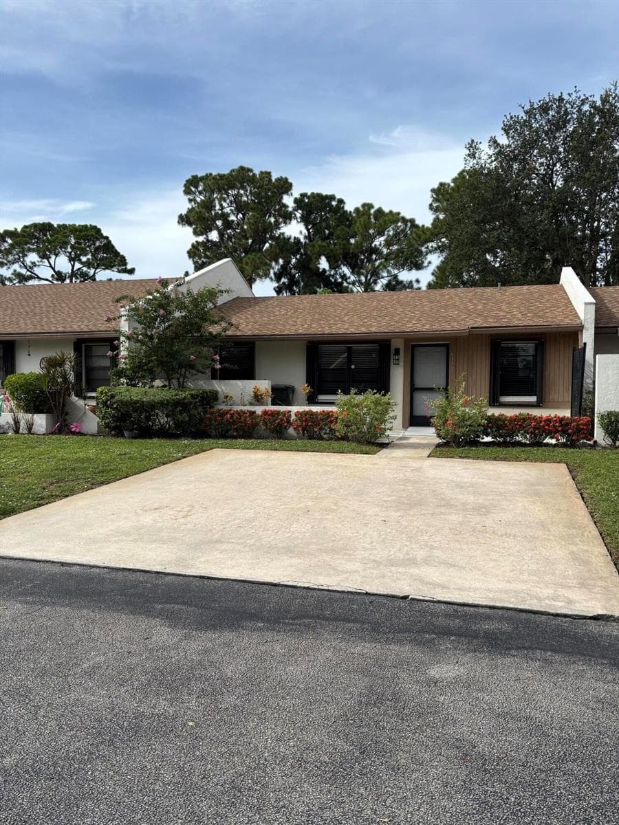6132 Fairfield Circle # 7, FL 33463 photo 2