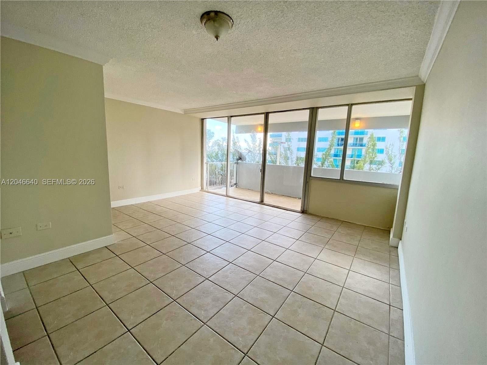 7545 E Treasure Dr # 3I, North Bay Village, FL 33141 photo 3