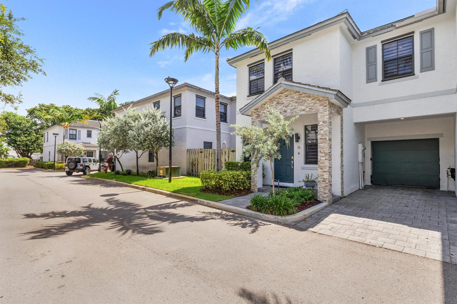 2820 SW 17th Avenue, Fort Lauderdale, FL 33315 photo 2