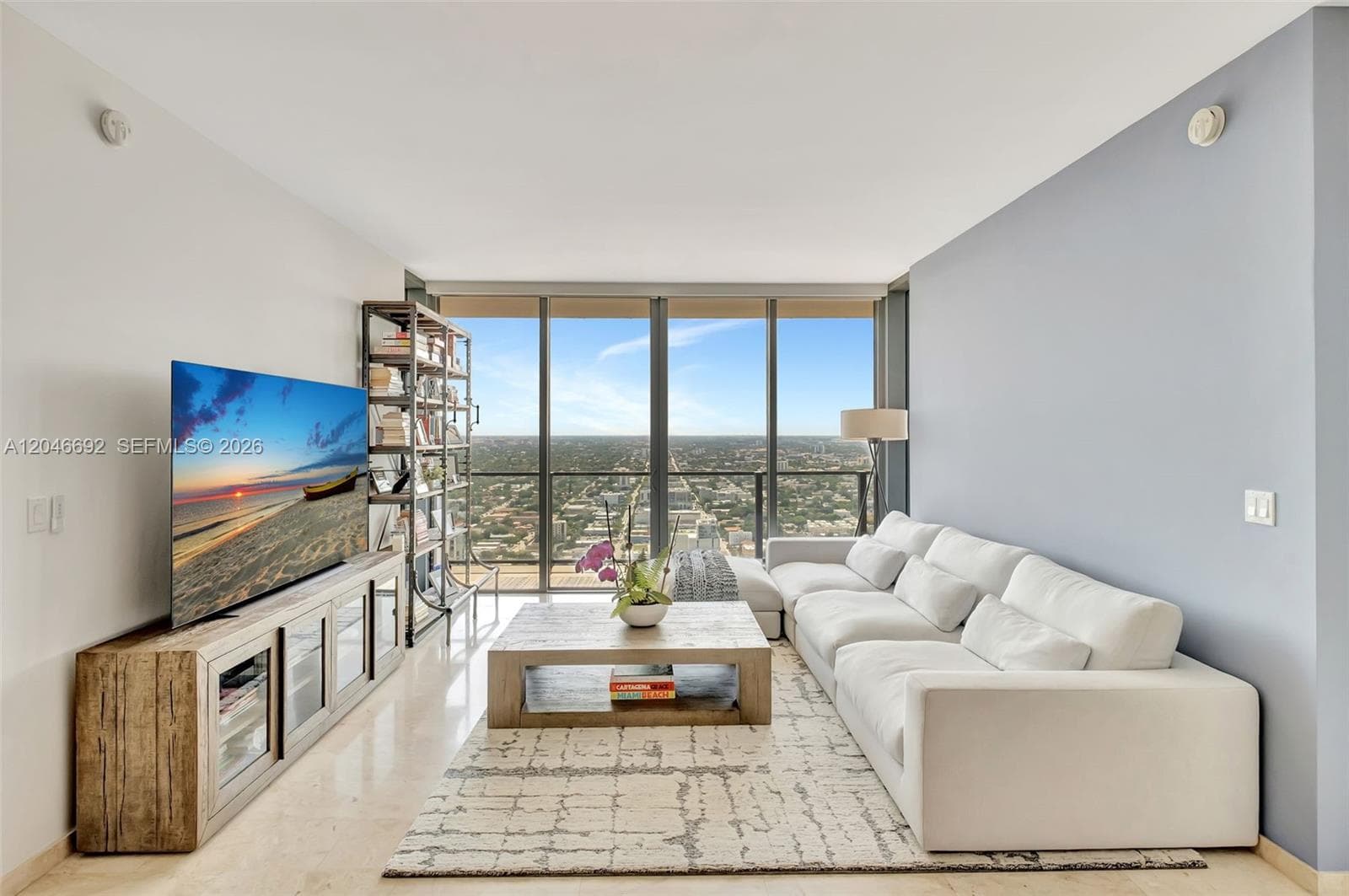 88 SW 7th St # 3604, Miami, FL 33130 photo 2