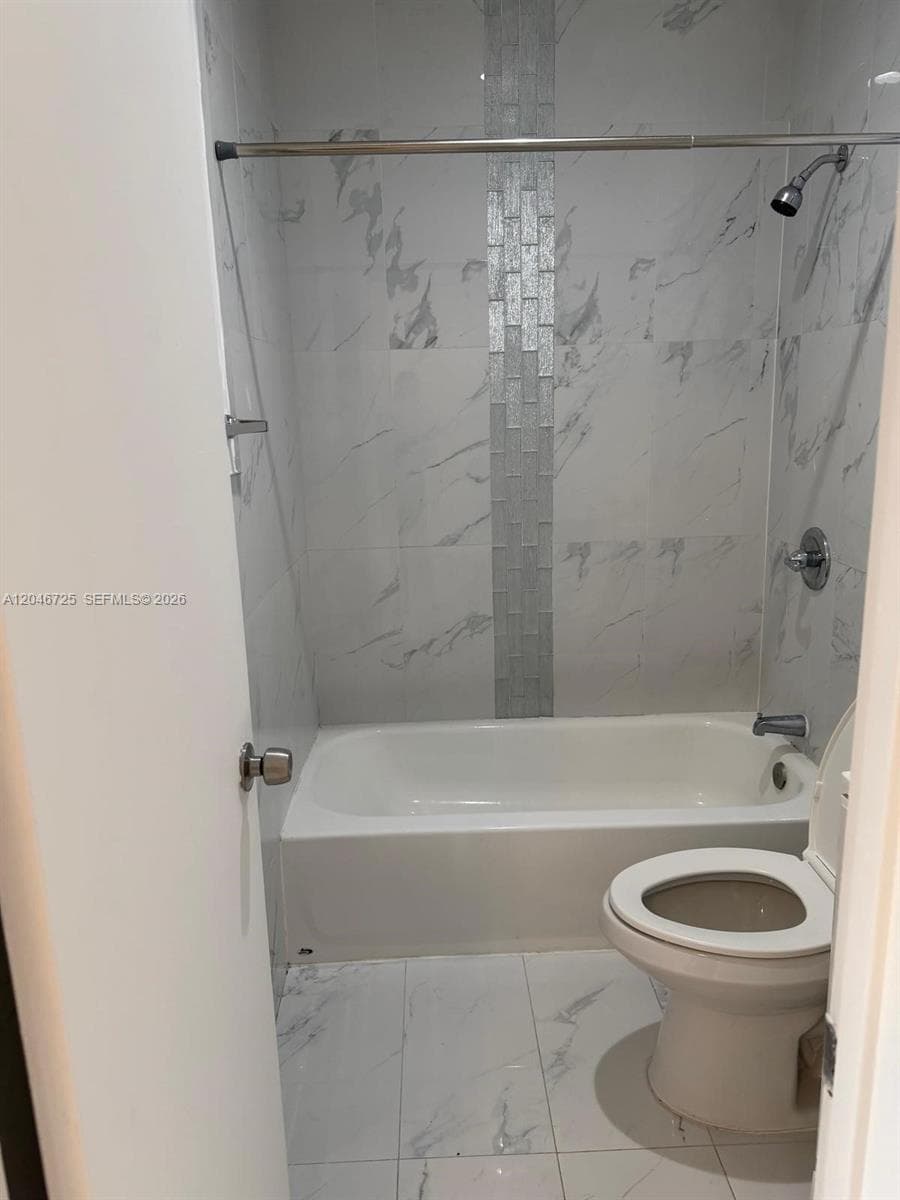1036 NW 3rd St # 2, Miami, FL 33128 photo 5