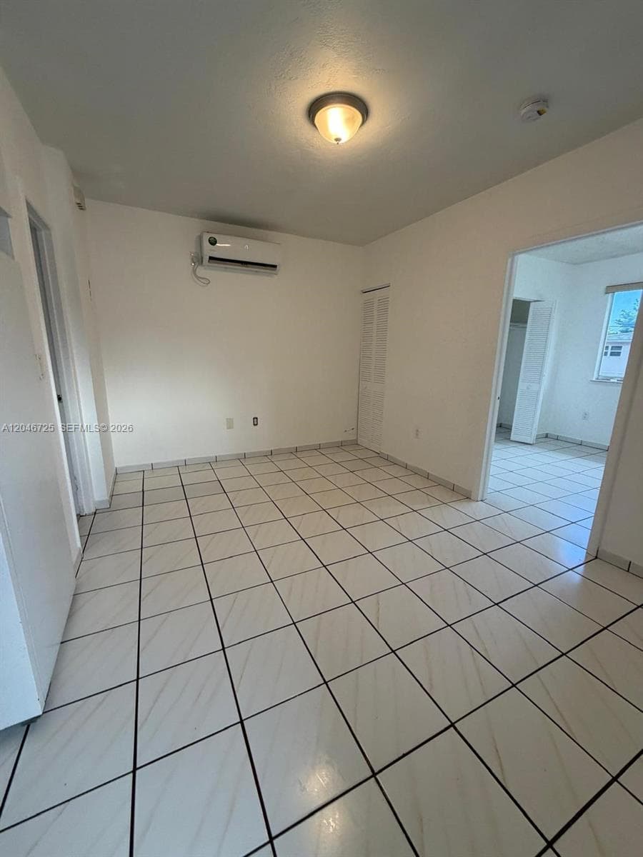 1036 NW 3rd St # 2, Miami, FL 33128 photo 4