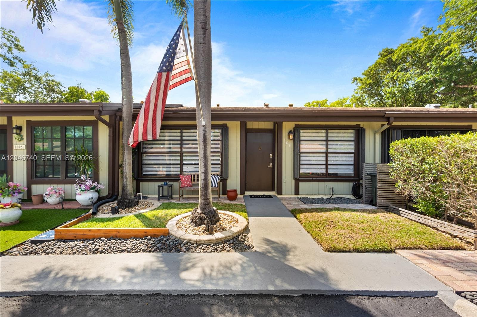 10311 Laurel Ct, Pembroke Pines, FL 33026 photo 2