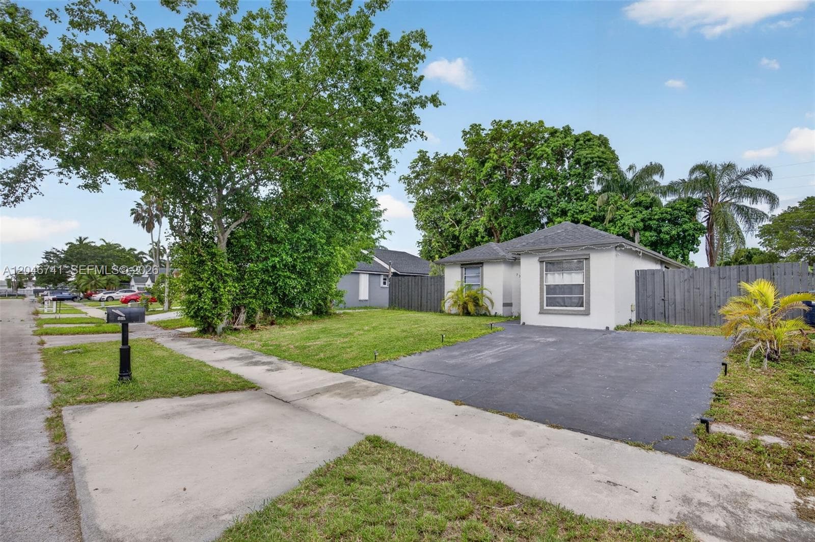 738 SW 7th Ter, Florida City, FL 33034 photo 2