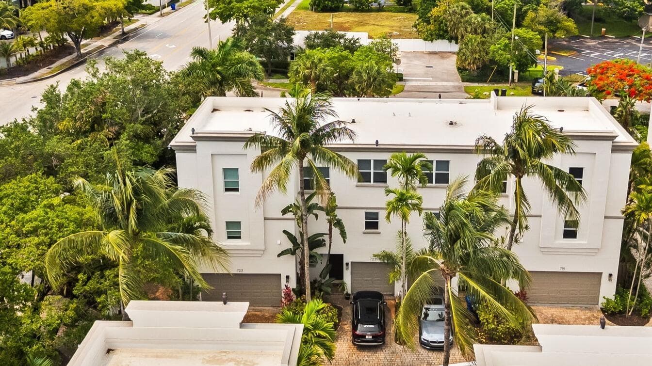 725 SW 4th Avenue, Fort Lauderdale, FL 33315 photo 3