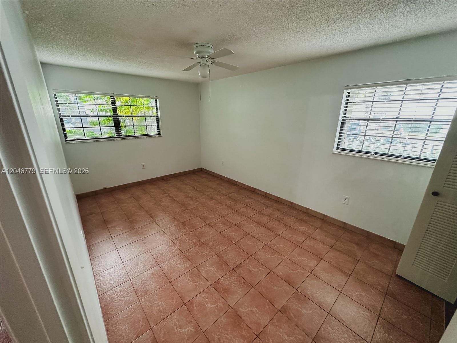 927 NE 199th St # 101, Miami, FL 33179 photo 5
