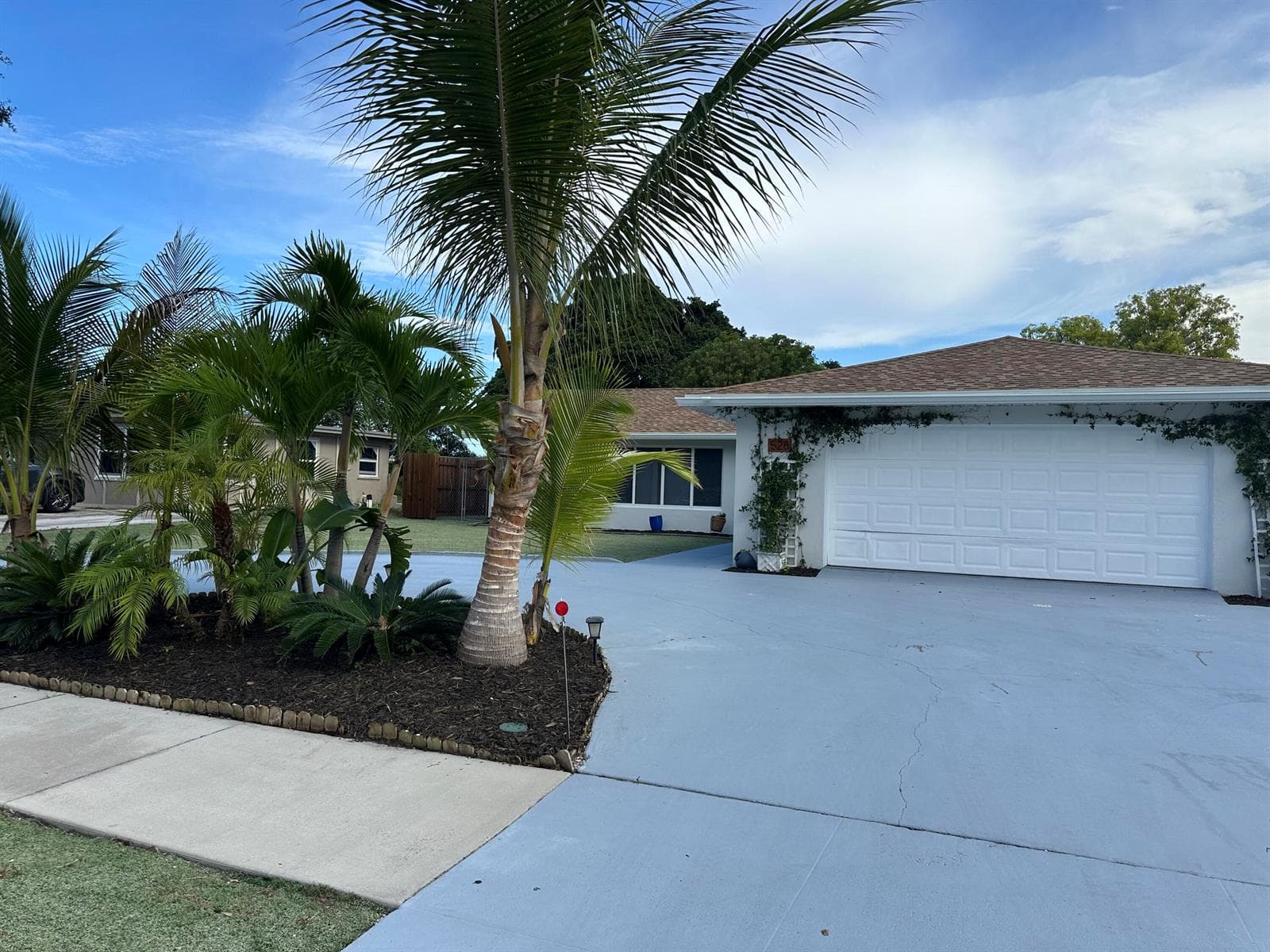 528 Date Palm Drive, Lake Park, FL 33403 photo 2