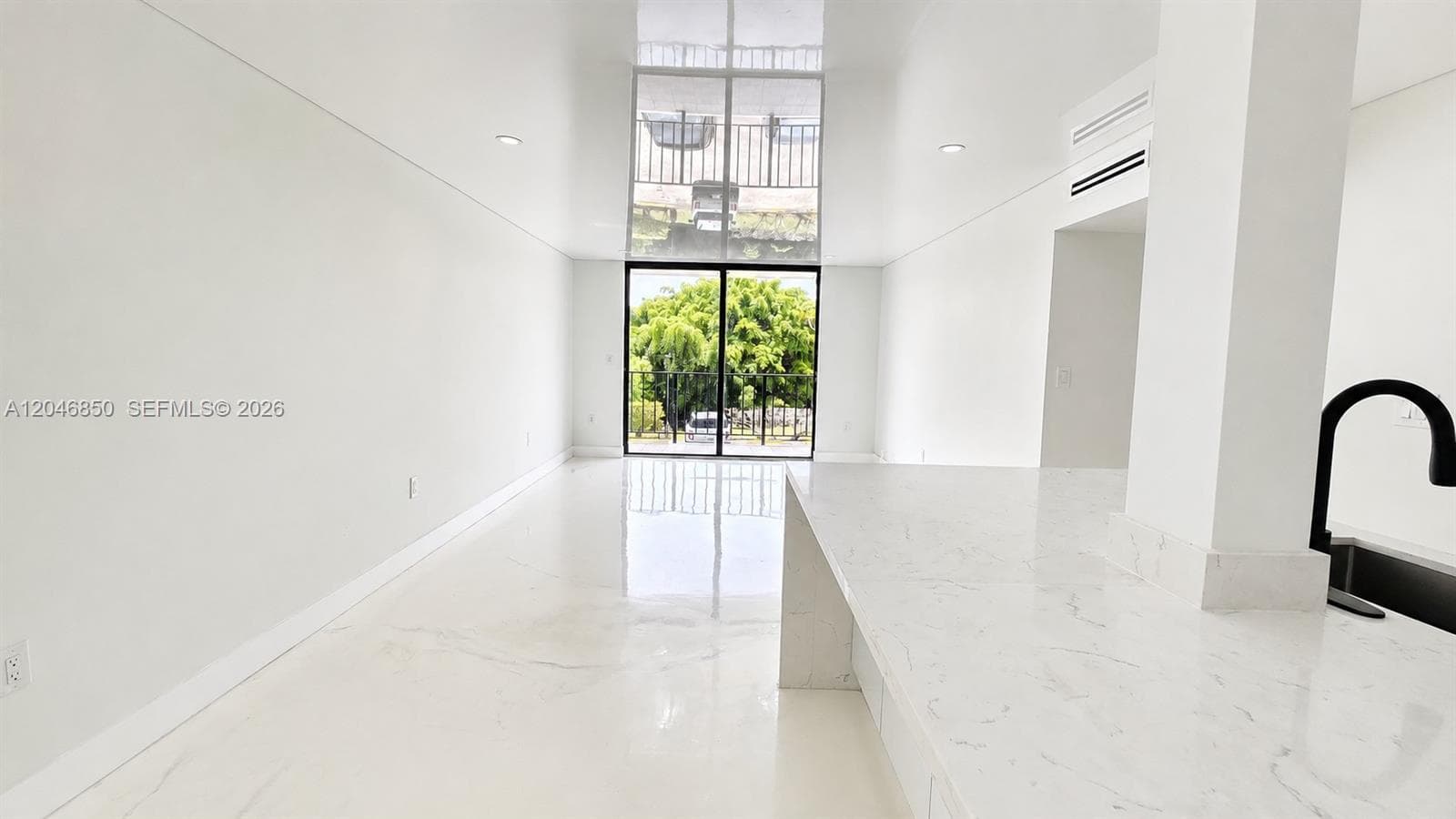 9682 Fontainebleau Blvd # 203, Miami, FL 33172 photo 2