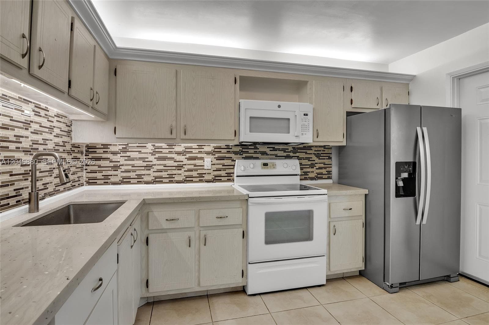 1000 NE 14th Ave # 503, Hallandale Beach, FL 33009 photo 3