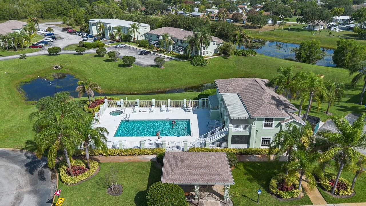 2127 SE Wild Meadow Circle, Port St. Lucie, FL 34952 photo 2