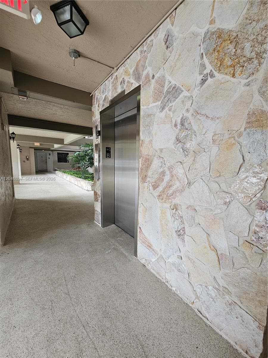 461 Ives Dairy Rd # 406-2, Miami, FL 33179 photo 3