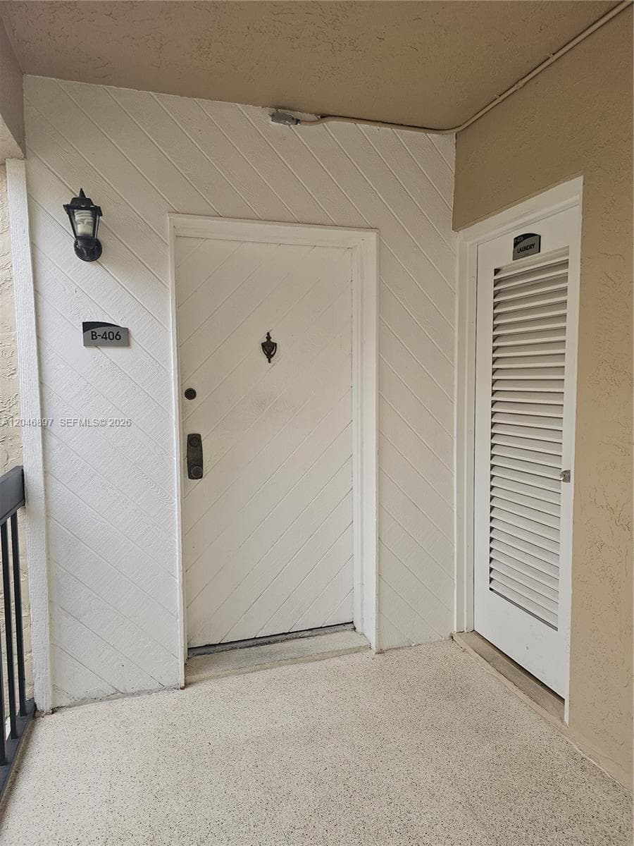 461 Ives Dairy Rd # 406-2, Miami, FL 33179 photo 4