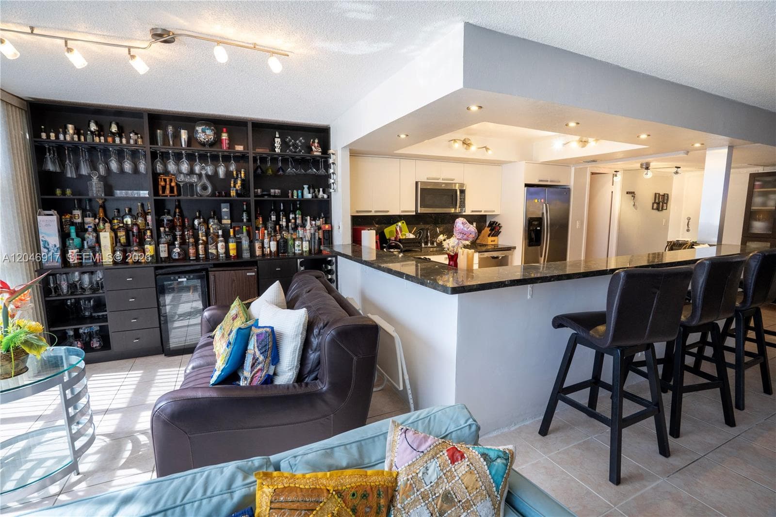 601 Three Islands Blvd # 117, Hallandale Beach, FL 33009 photo 2