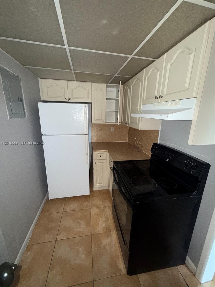 6960 Miami Gardens Dr # 2-431A, Hialeah, FL 33015