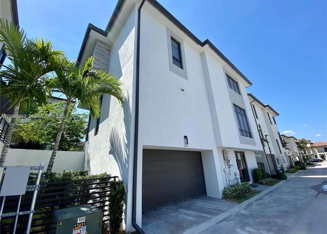 8256 NW 48th ter, Doral, FL 33166 photo 3