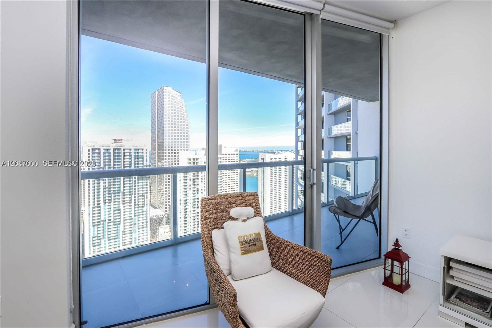 475 Brickell Ave # 4612, Miami, FL 33131 photo 2
