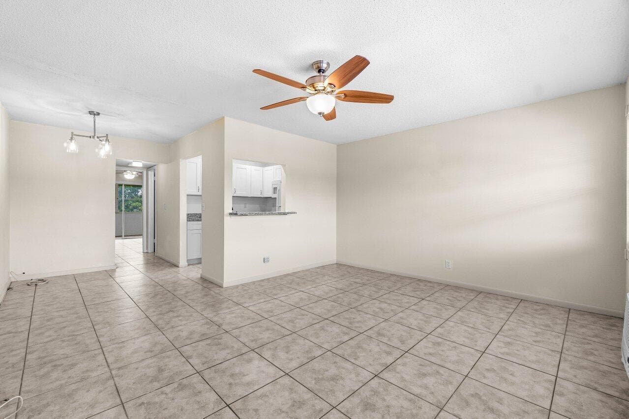 52 Kingswood C, West Palm Beach, FL 33417 photo 3