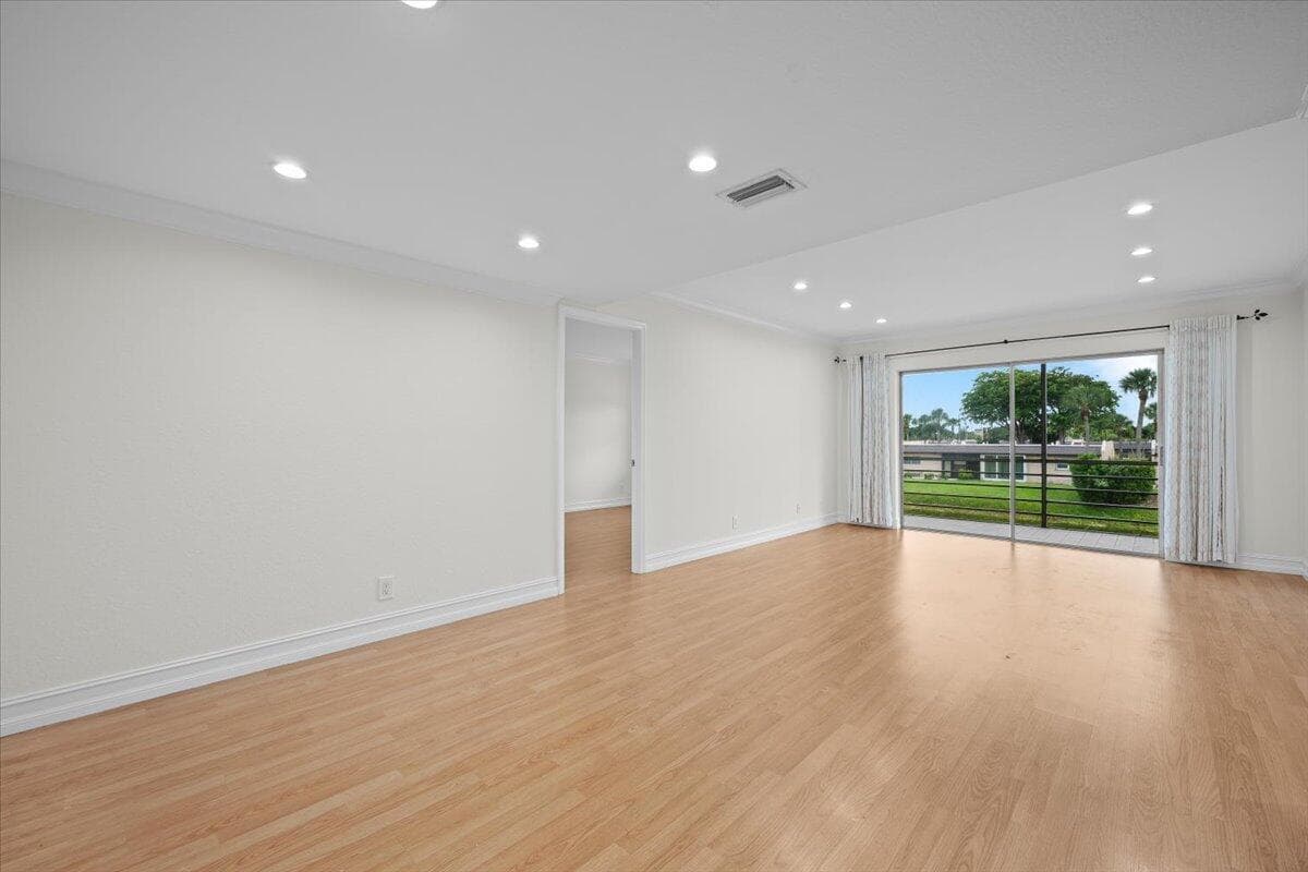 190 Lake Evelyn Drive # 190, West Palm Beach, FL 33411 photo 4