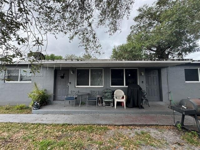 6351 Hayes St, Hollywood, FL 33024