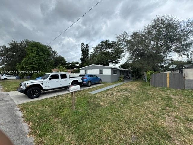 6351 Hayes St, Hollywood, FL 33024 photo 5