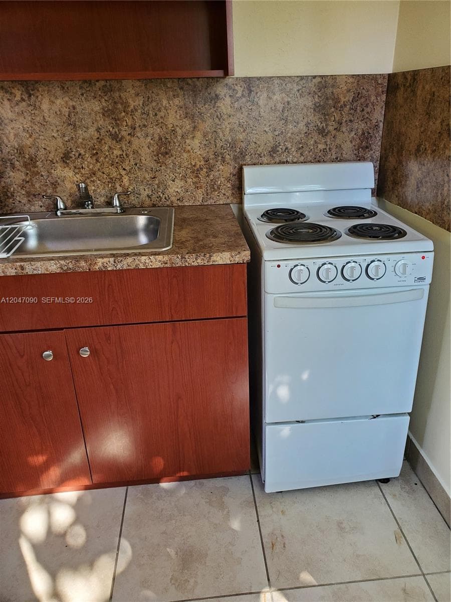 13770 NE 20th Pl # 03, North Miami Beach, FL 33181 photo 3