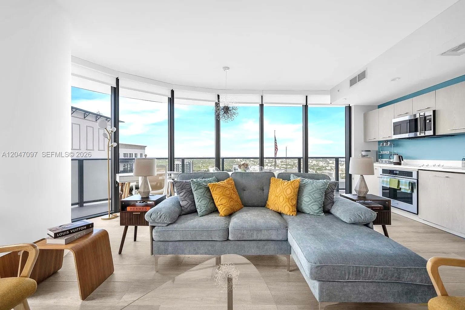 55 SW 9th St # 3306, Miami, FL 33130 photo 3